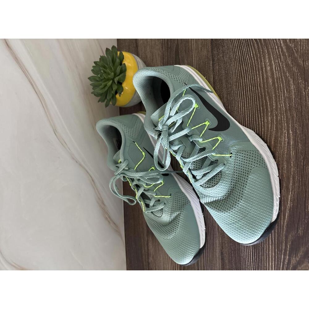 Nike Zoom Training Shoes, Size 9, Like New, Ghost Green